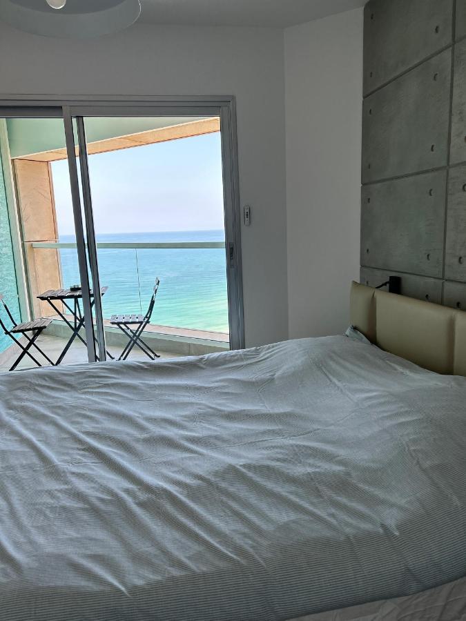 Beachfront Apartment Bat Yam Εξωτερικό φωτογραφία